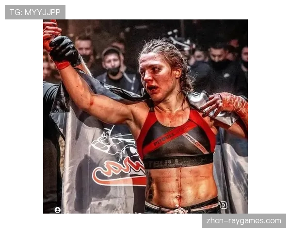 BKB裸拳赛事签约奥运金牌得主，传统拳击名将跨界拓展职业生涯