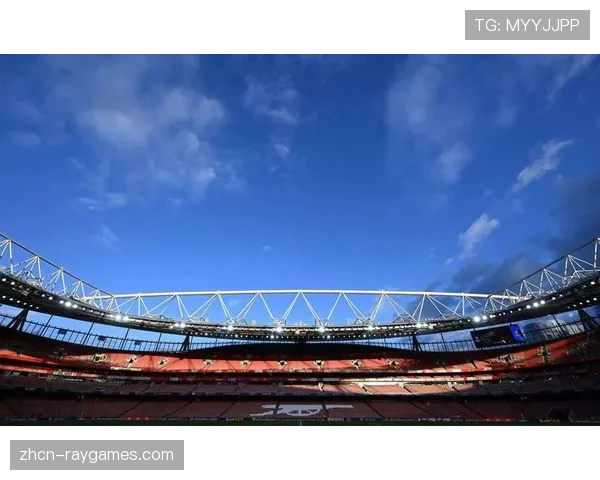 为提升转播质量，英超将要求所有球场在2026-27赛季前完成LED广告牌的标准化改造。